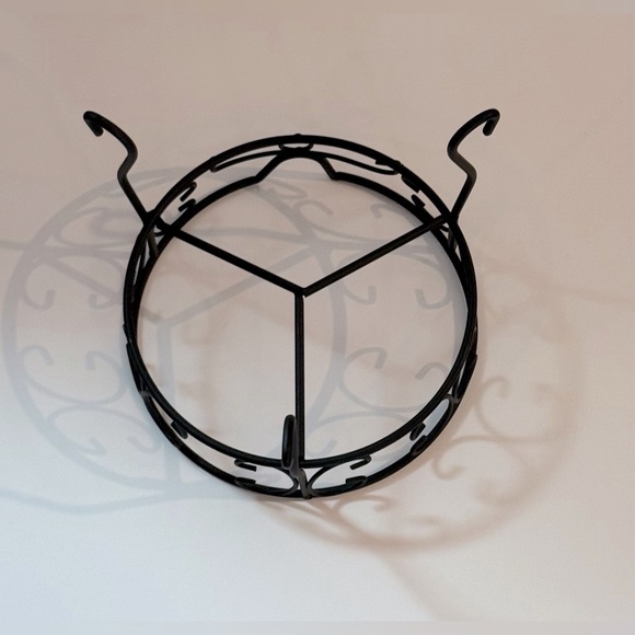 NWOT Black Metal Decorative Plant Stand - Picture 4 of 13